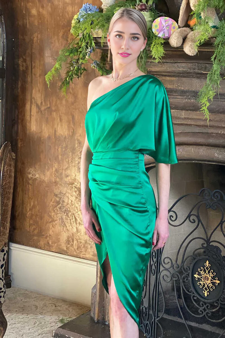 Vestido formal de un solo hombro con abertura
